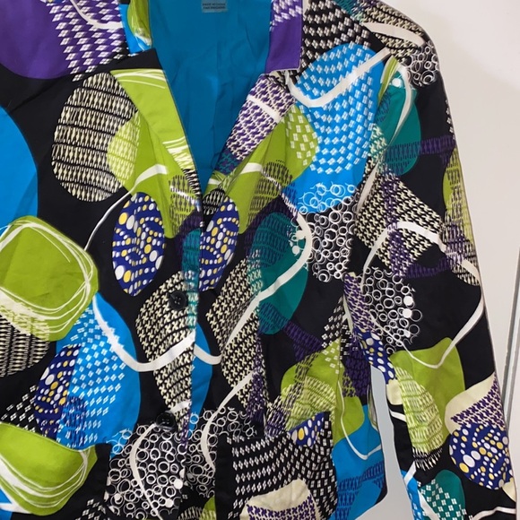 Beautiful blazer - Picture 2 of 8